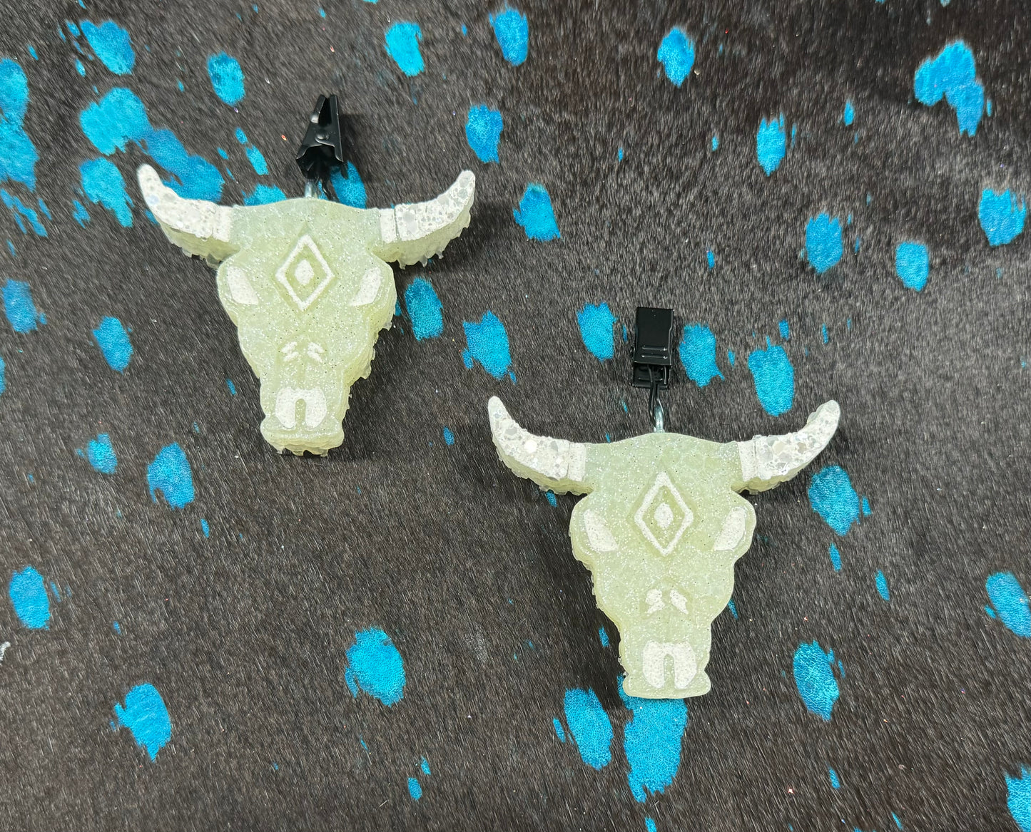 Aztec Bull Skull Vent Clip-2 clips