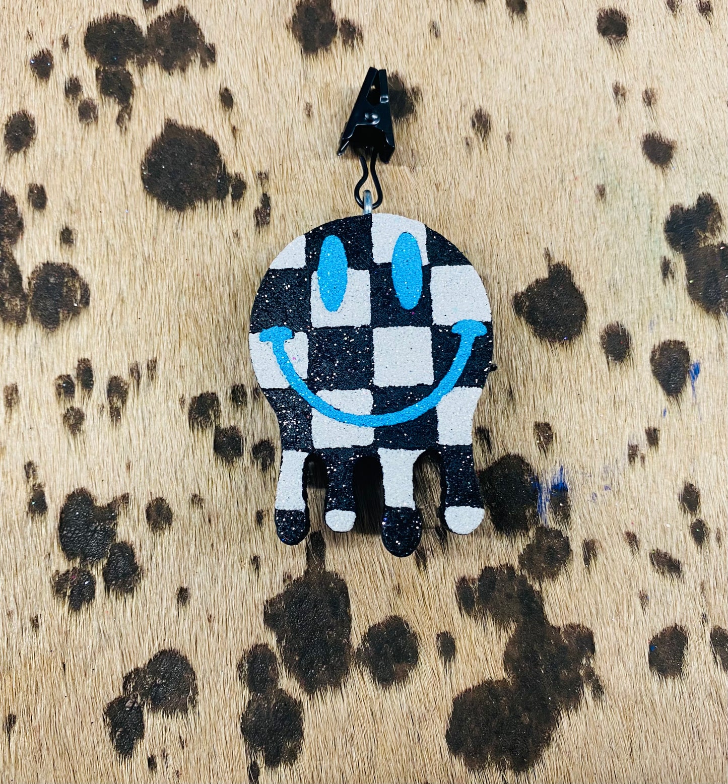 Checkered Smiling Vent Clip- 1 clip