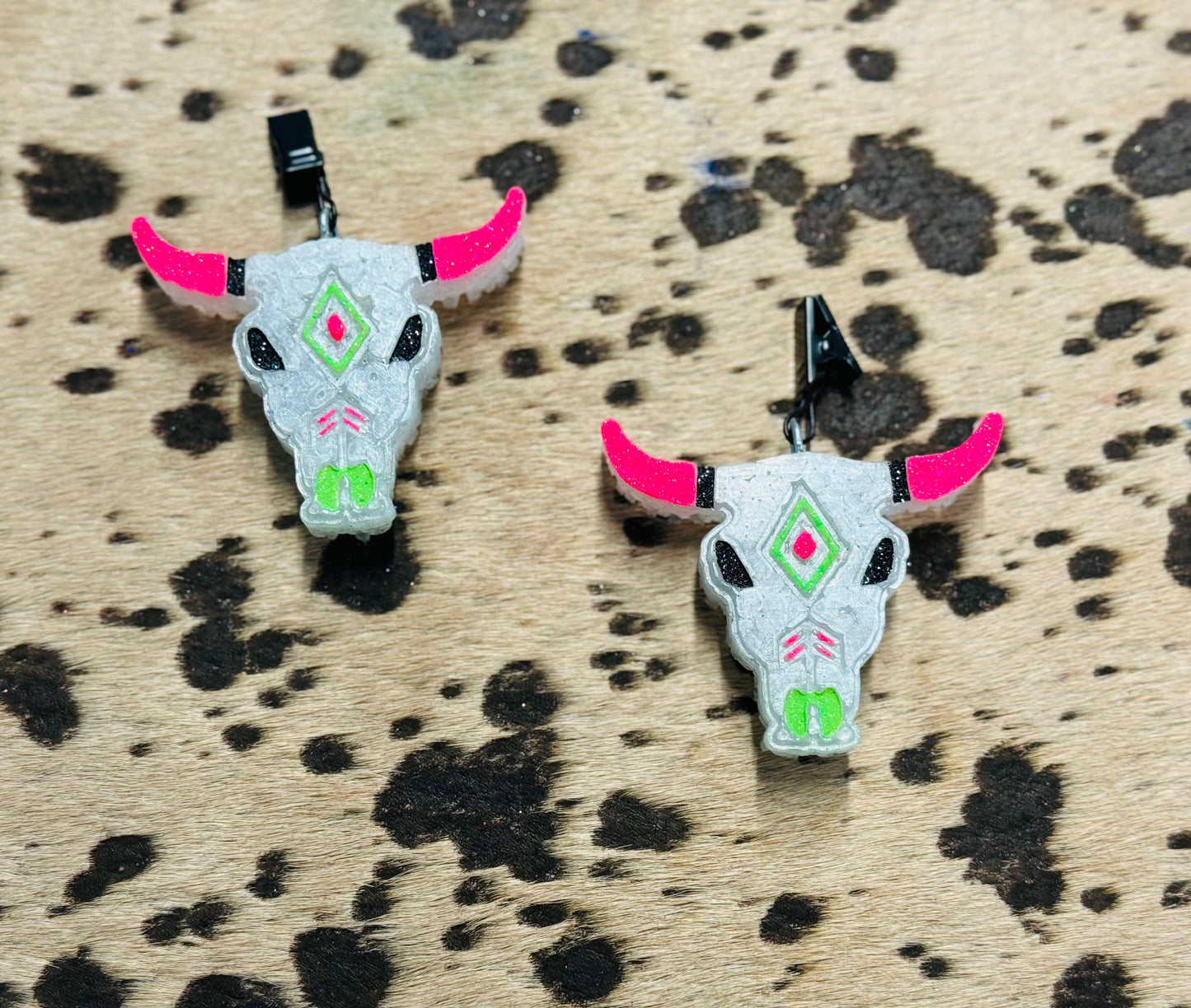 Aztec Bull Skull Vent Clip-2 clips
