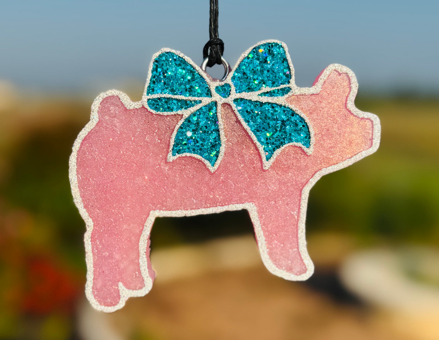 Show Pig with Bow