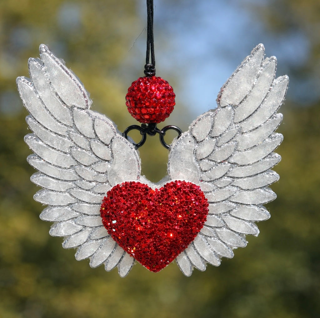 Angel wings with heart