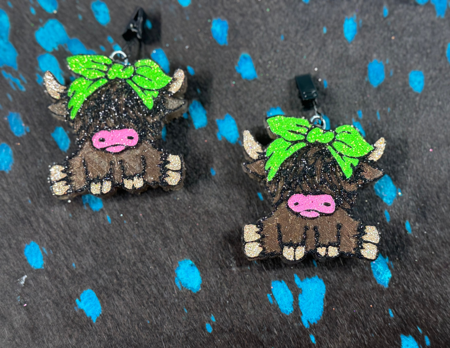 Highland Cow with Bow Vent Clips-2 clips