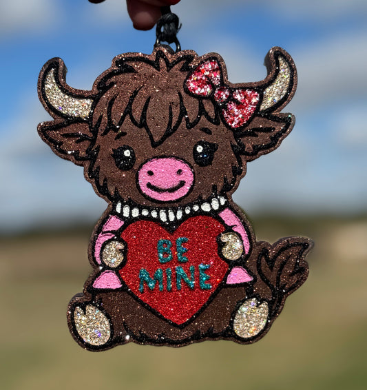 Highland Cow with Be Mine Valentine Heart