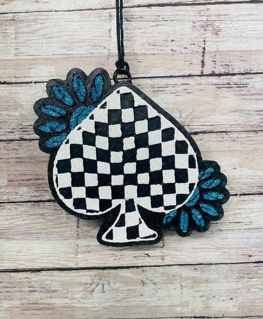 Punchy Checkered Spade